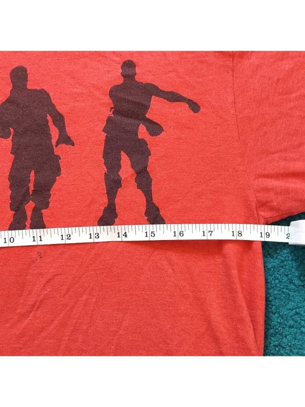 Fortnite Character Dancing Graphic Red Youth T-Shirt Size Large (14/16)